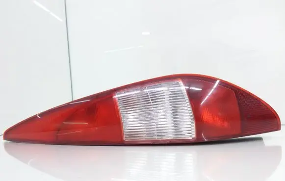 Ford Mondeo Mk III Rear/tail lights 0374D