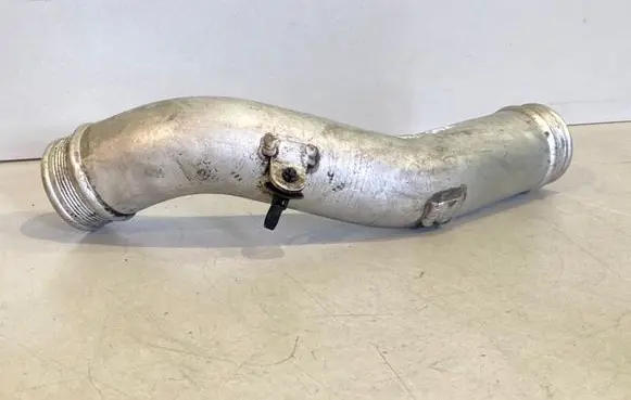 Volvo V70 Intercooler hose/pipe