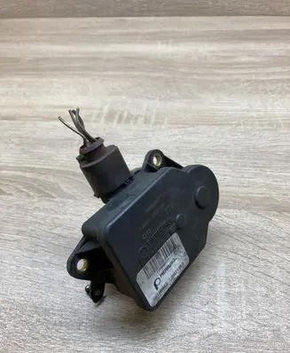 Opel Vectra C Intake manifold valve actuator/motor 55199915 700621060