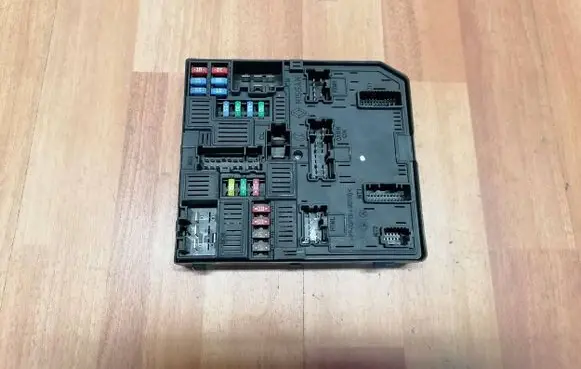 Renault Espace V (RFC) Fuse module 284B60605R 58G011F03 1273432986