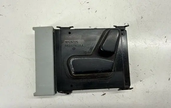 Chrysler Pacifica Seat control switch 68233963AA