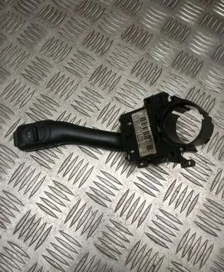 Volkswagen PASSAT B5 Indicator stalk 8L0953513J