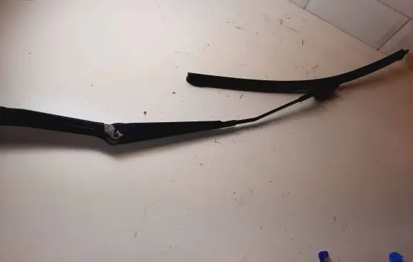 Seat Ibiza III (6L) Windshield/front glass wiper blade 6L1955409E