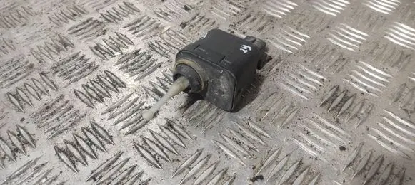 Headlight level adjustment motor