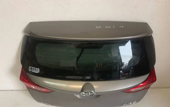 Toyota Auris E180 Tailgate/trunk/boot lid 