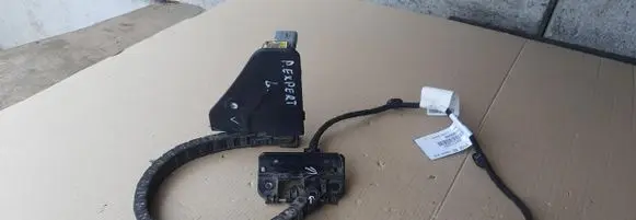 Peugeot Expert Front door wiring loom 9816589080