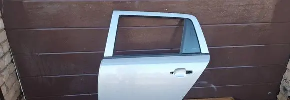 Opel Astra H Rear door