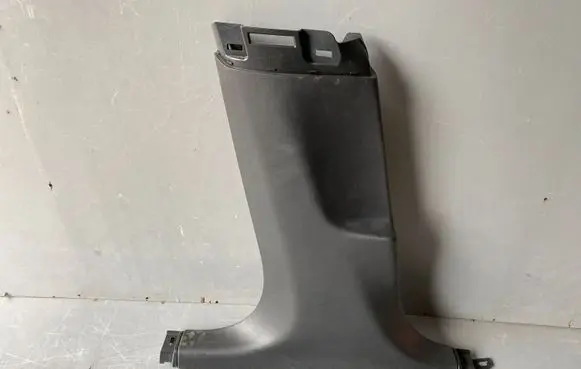 Tesla Model 3 (B) pillar trim (bottom) 108629680H