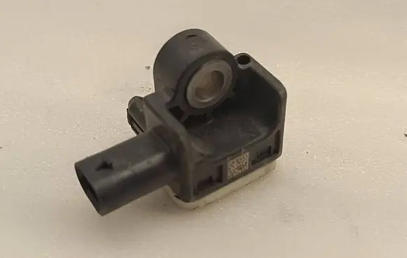 Mercedes-Benz CLA C117 X117 W117 Airbag deployment crash/impact sensor A1668210151 5253965 56054085AA