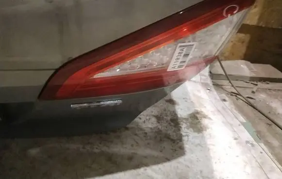Ford Mondeo MK IV Tailgate rear/tail lights 