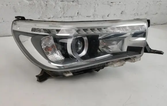Toyota Hilux (AN120, AN130) Headlight/headlamp