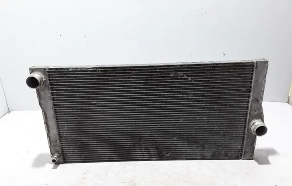 BMW 5 F10 F11 Coolant radiator 8509176