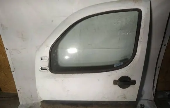 Fiat Doblo Front door baltos