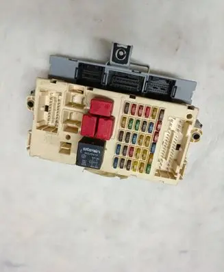 Fiat Stilo Fuse module 51715858 501209630050 NPL19263