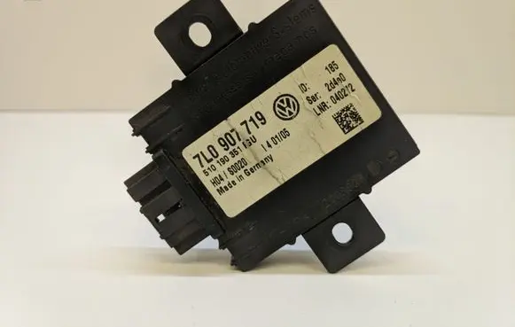 Volkswagen Touareg I Alarm control unit/module 7L0907719 510190351
