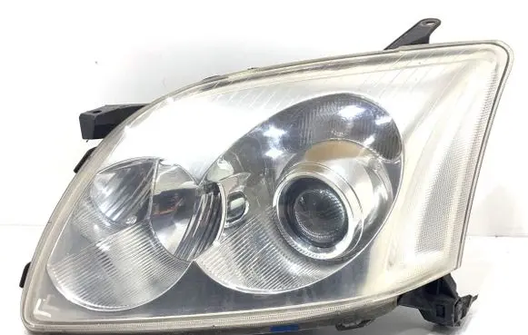 Toyota Avensis T250 Headlight/headlamp 