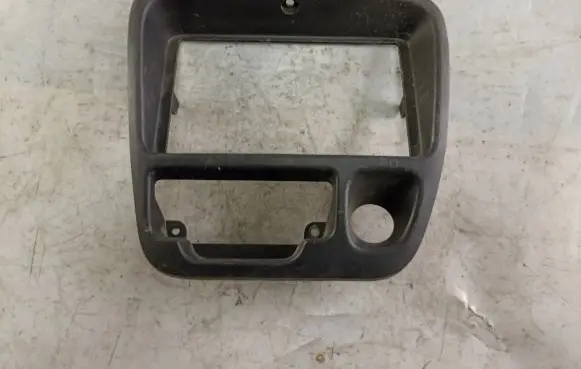 Suzuki Grand Vitara I Dashboard center trim panel 65D00