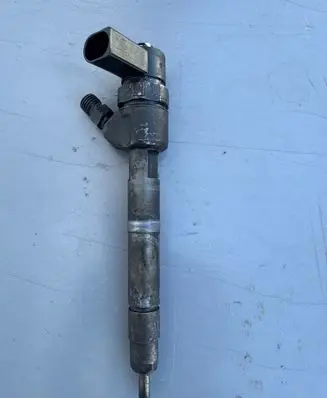 Mercedes-Benz E W211 Fuel injector 0445110177