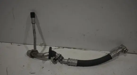 Audi Q7 4L Air conditioning (A/C) pipe/hose 7L6820743J