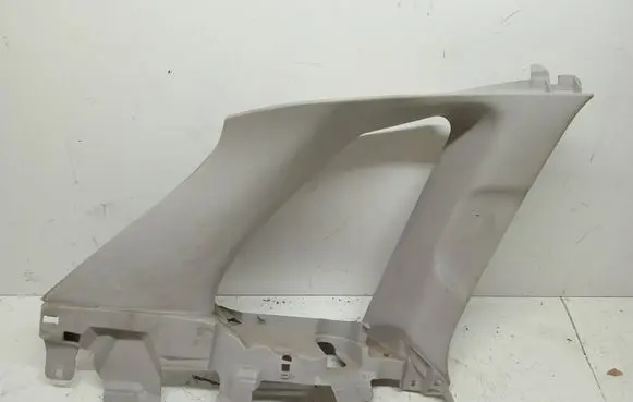 (D)pillar trim (top)