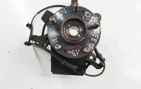 KIA Pro Cee'd II Front wheel hub spindle knuckle