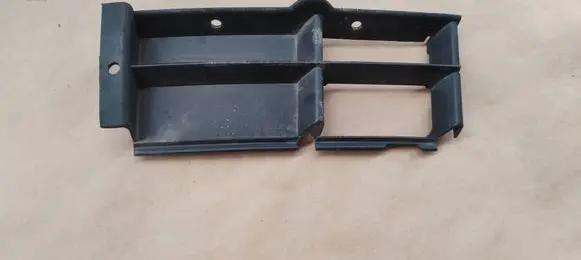 BMW 5 E39 Front bumper lower grill 51.11-8235640.9