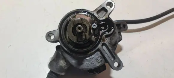 Volvo S80 Vacuum pump 30731825