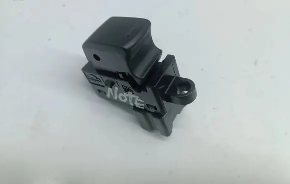Nissan Note (E11) Electric window control switch 25411ED00B