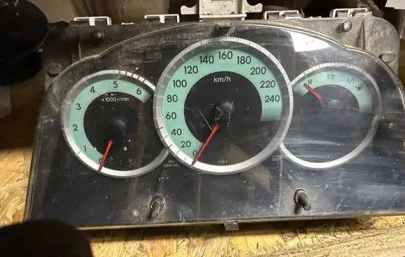 Toyota Corolla Verso AR10 Speedometer (instrument cluster) 838000F092A MB2574403890