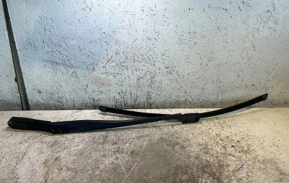 Jeep Grand Wagoneer Front wiper blade arm 68446876AA