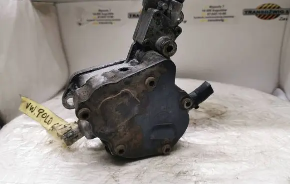 Volkswagen Polo Vacuum pump 038145209A