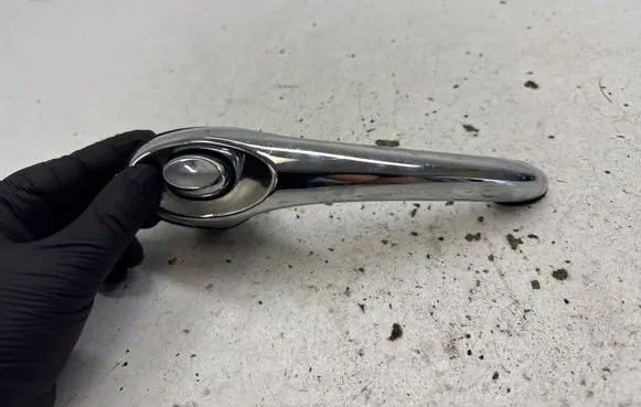 Chrysler PT Cruiser Front door exterior handle 04724912AC