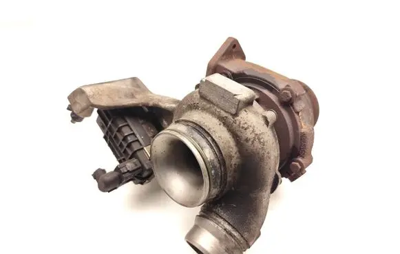 BMW 5 E60 E61 Turbo 7800594