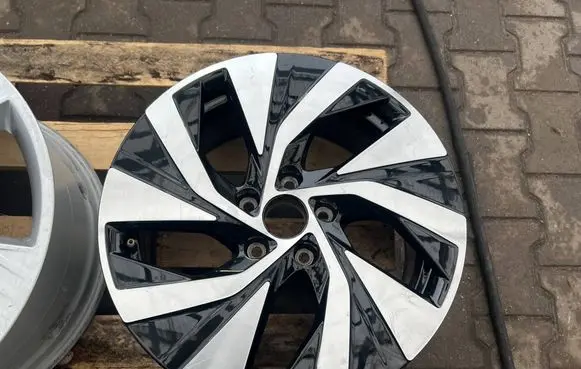 Volkswagen Tiguan R17 alloy rim 571601025A