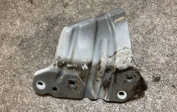 MG MG4 ev Fender mounting bracket