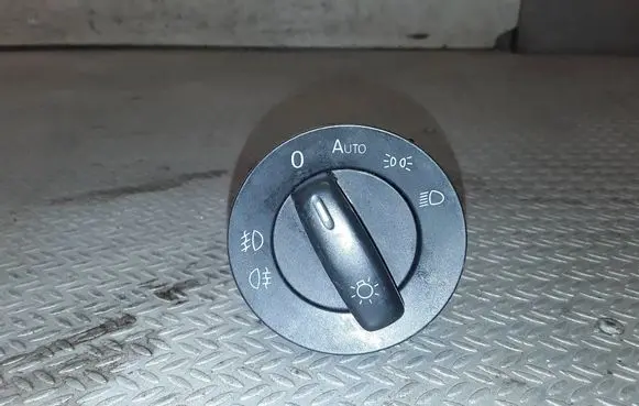 Volkswagen Golf V Light switch 1K0941431AS