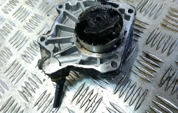 Opel Vectra C Vacuum pump 55188660