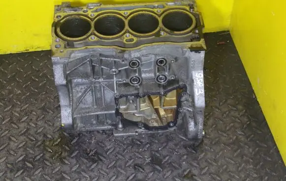 Audi A1 Engine block CZCA