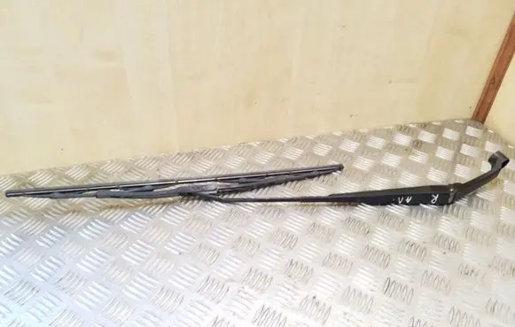 Mitsubishi Outlander Front wiper blade arm