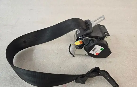 Volvo S90, V90 Rear seatbelt 39836042