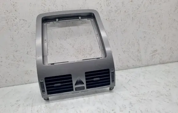 Volkswagen Touran I Dash center air vent grill 1T1819728C
