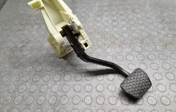 BMW X3 F25 Brake pedal 6787363