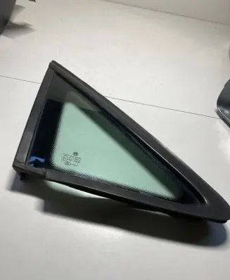 Volkswagen Touran I Front triangle window/glass 43R00048 E000255