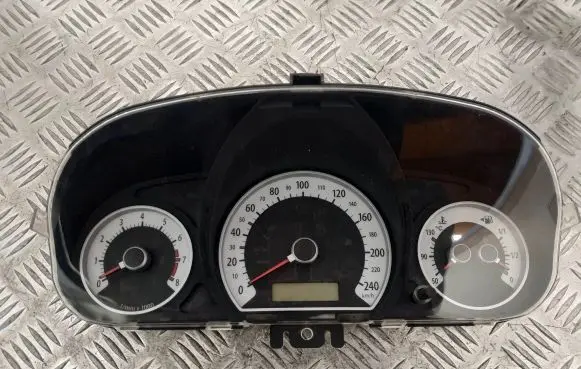 KIA Ceed Speedometer (instrument cluster) 940031H051 8G25015