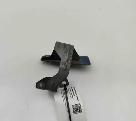 Ford Mondeo MK V Fender mounting bracket DG93F16A091AA