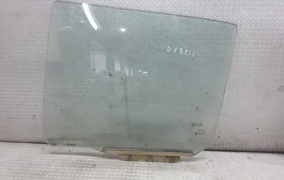 Toyota Yaris Rear door window glass