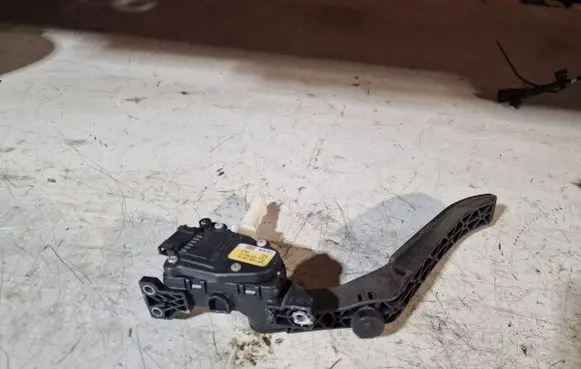 Audi Q7 4L Accelerator throttle pedal 7L0723507D