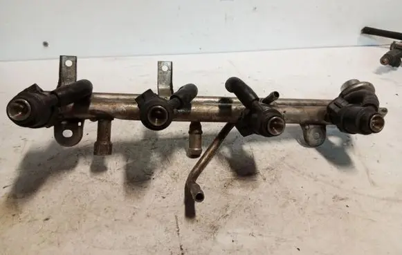 BMW 3 E46 Fuel injector supply line/pipe 124793103768fa