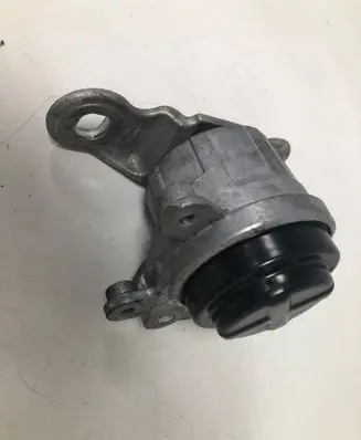Ford Mondeo Mk III Engine mount bracket 2S716F012AD