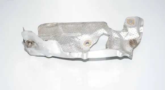 BMW 2 F46 Heat shield in engine bay 8585808 11628585808